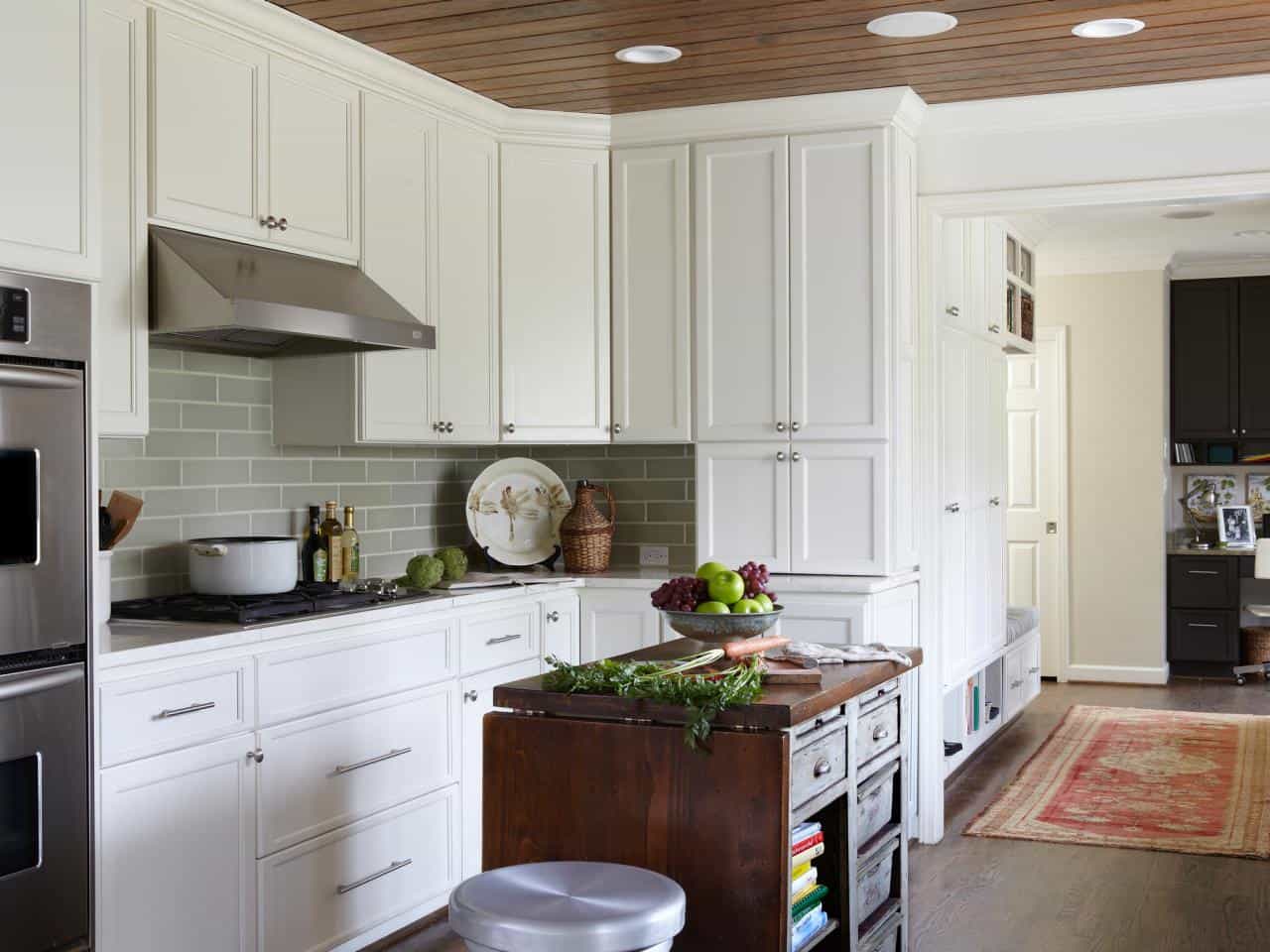 multiple light fixtures Small Kitchen Decor Options