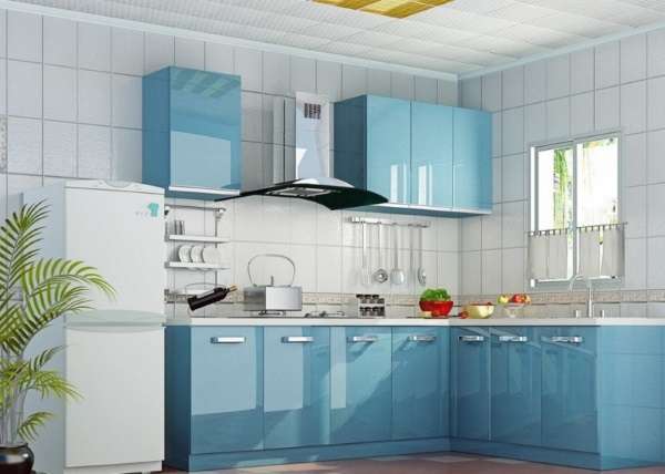 Дизайн угловой кухни в частном доме - фото в голубом цвете