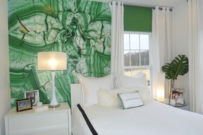 Бело-зеленая спальня