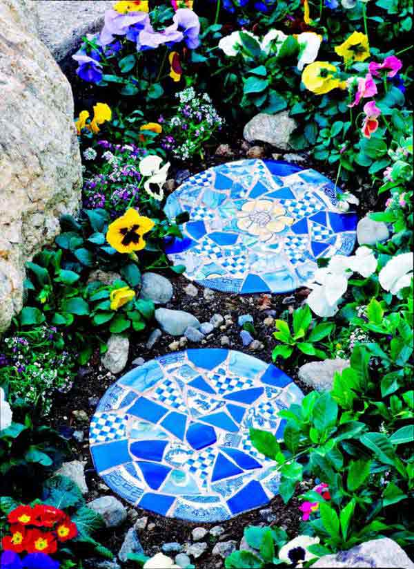 Садовая дорожка из мозаики