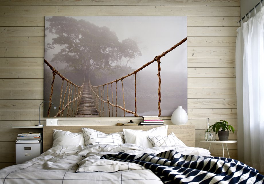 Декор фото стены в спальне супругов