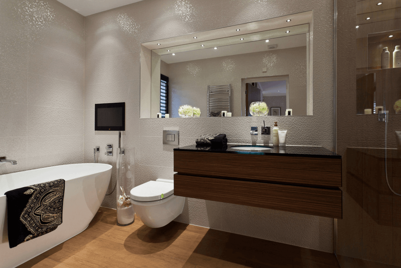 Оригинальный дизайн зеркала в интерьере ванной комнаты - Фото 3