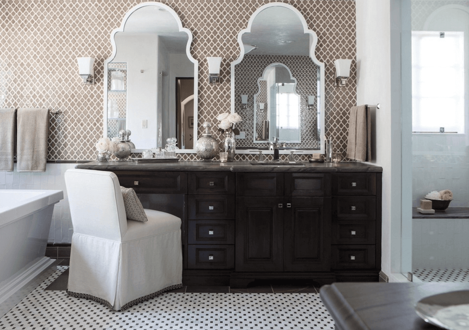 Оригинальный дизайн зеркала в интерьере ванной комнаты - Фото 8