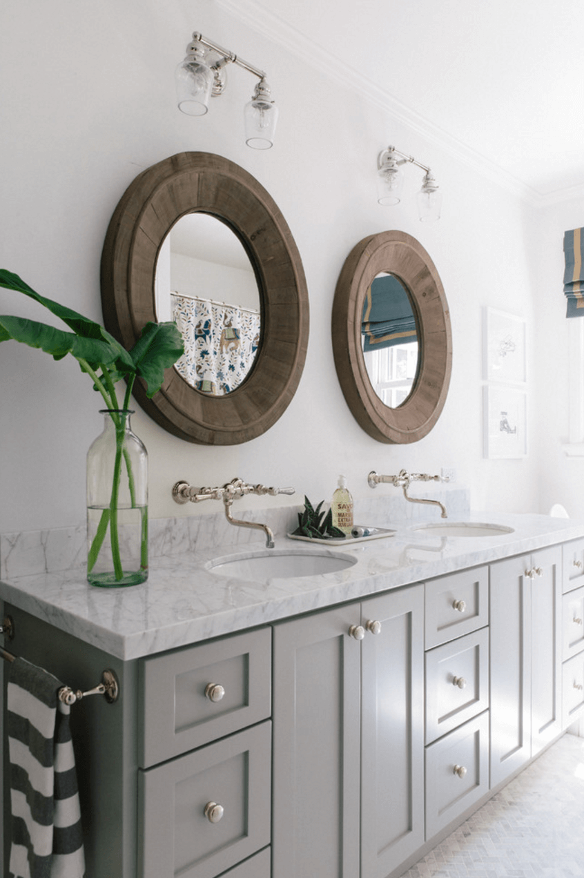 Оригинальный дизайн зеркала в интерьере ванной комнаты - Фото 10