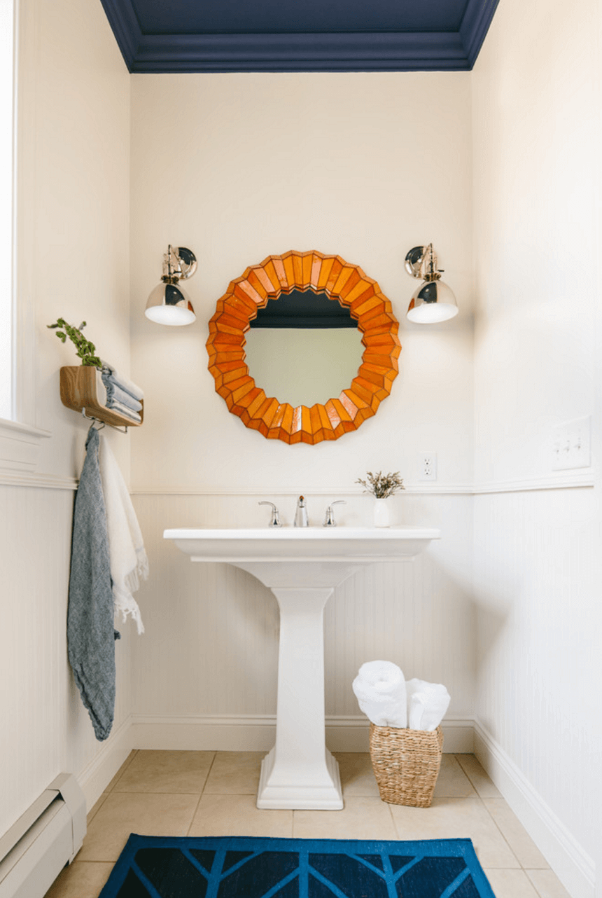 Оригинальный дизайн зеркала в интерьере ванной комнаты - Фото 21