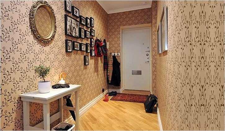 Имитация деревянной поверхности подойдет даже для маленькой комнаты: с ней такая комната будет смотреться по-настоящему уютной