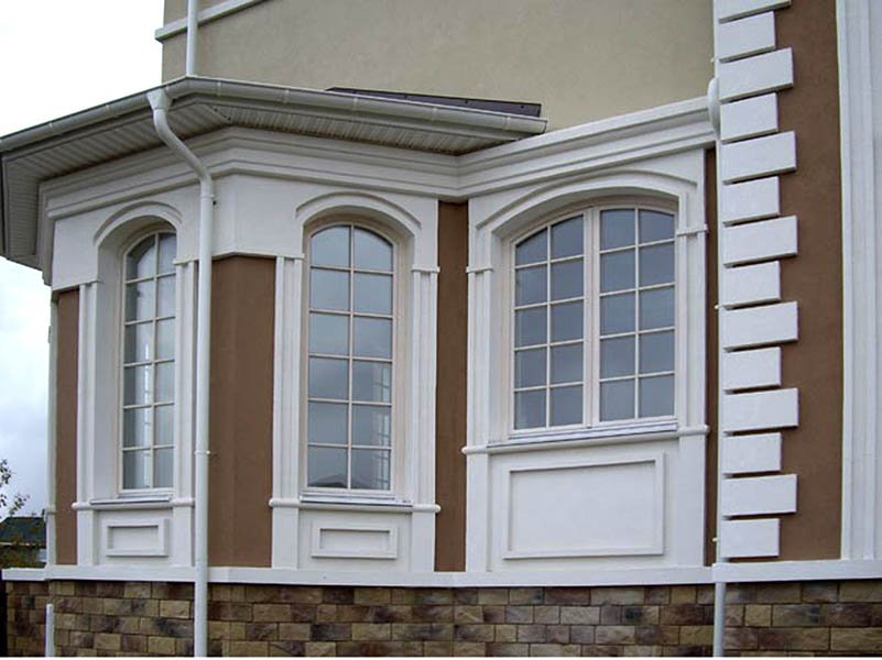 Дизайн окон снаружи частного дома