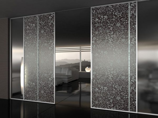 Перегородки из стекла для зонирования комнатного пространства: разновидности перегородок и способы зонирования