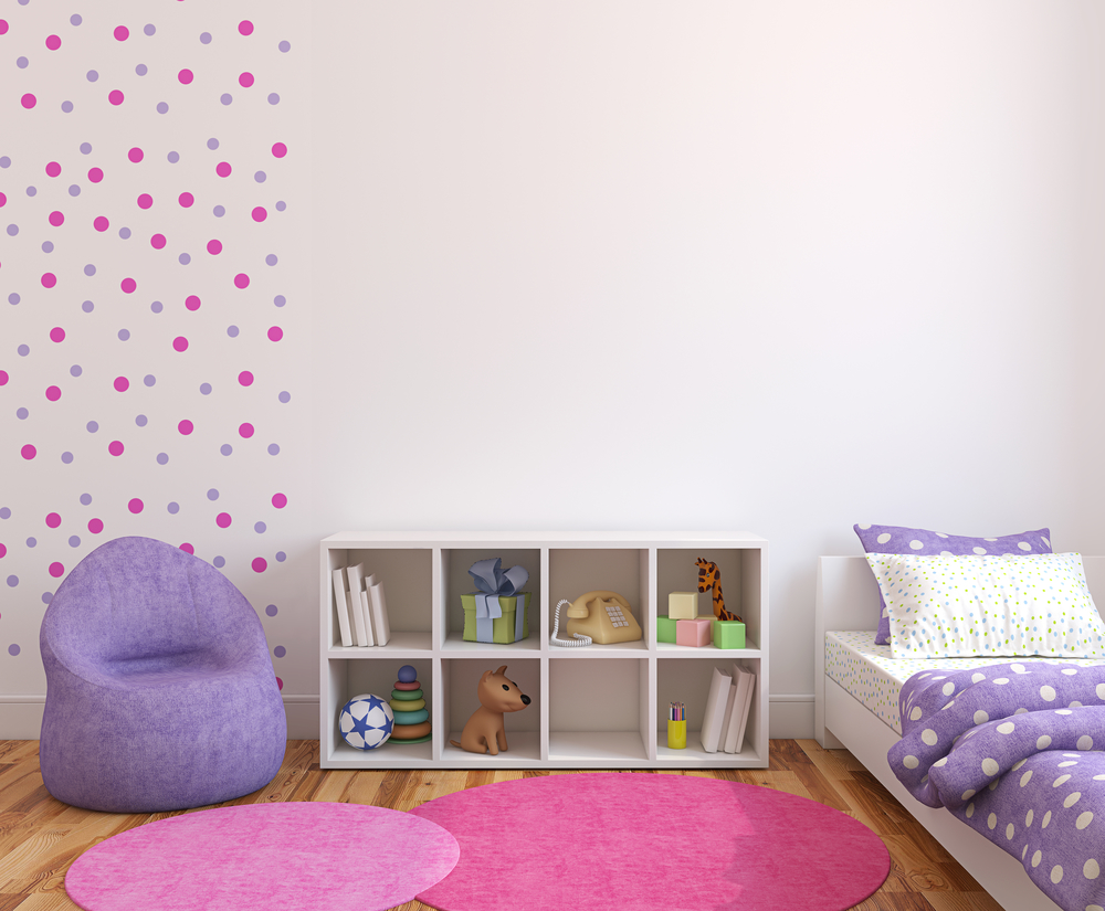 Фиолетовые обои в детской комнате