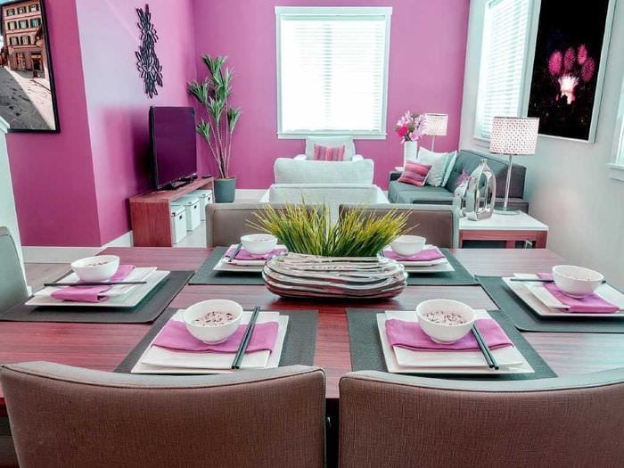 идея применения розового цвета в необычном декоре квартире