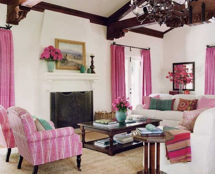 вариант применения розового цвета в светлом интерьере квартире