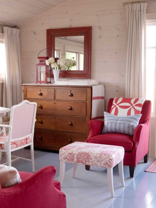 идея использования розового цвета в красивом дизайне комнате