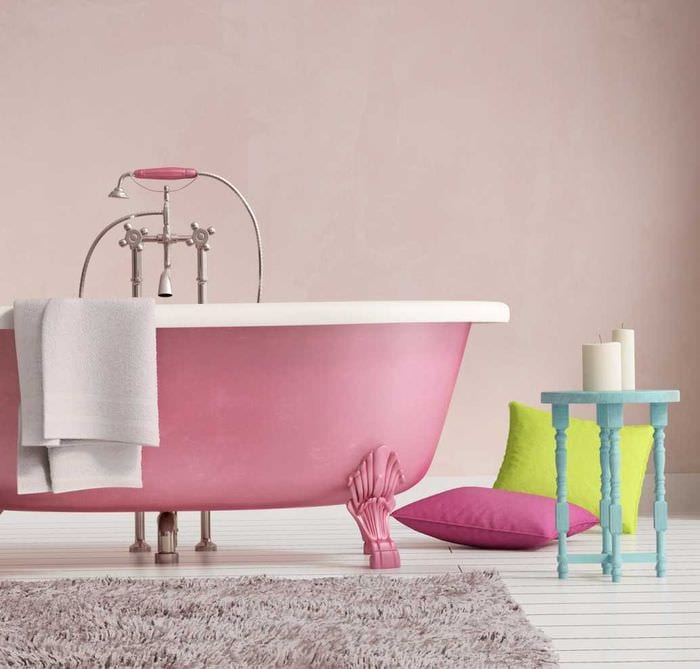 вариант использования розового цвета в светлом дизайне комнате