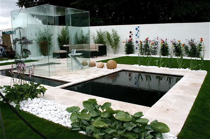 Фото современного садового участка в стиле модерн